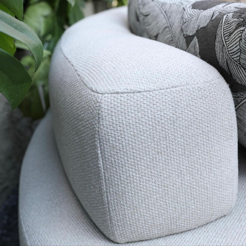 Opree Minimalist one-piece outdoor sofa