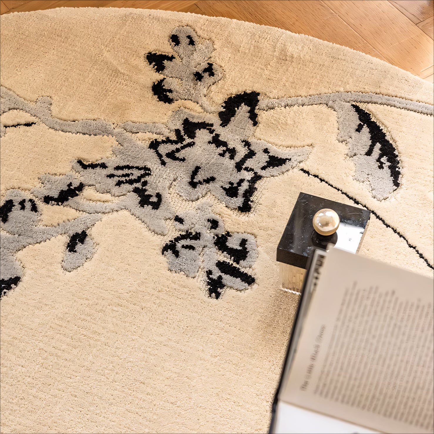 Yilis Nylon floral pattern carpet rug