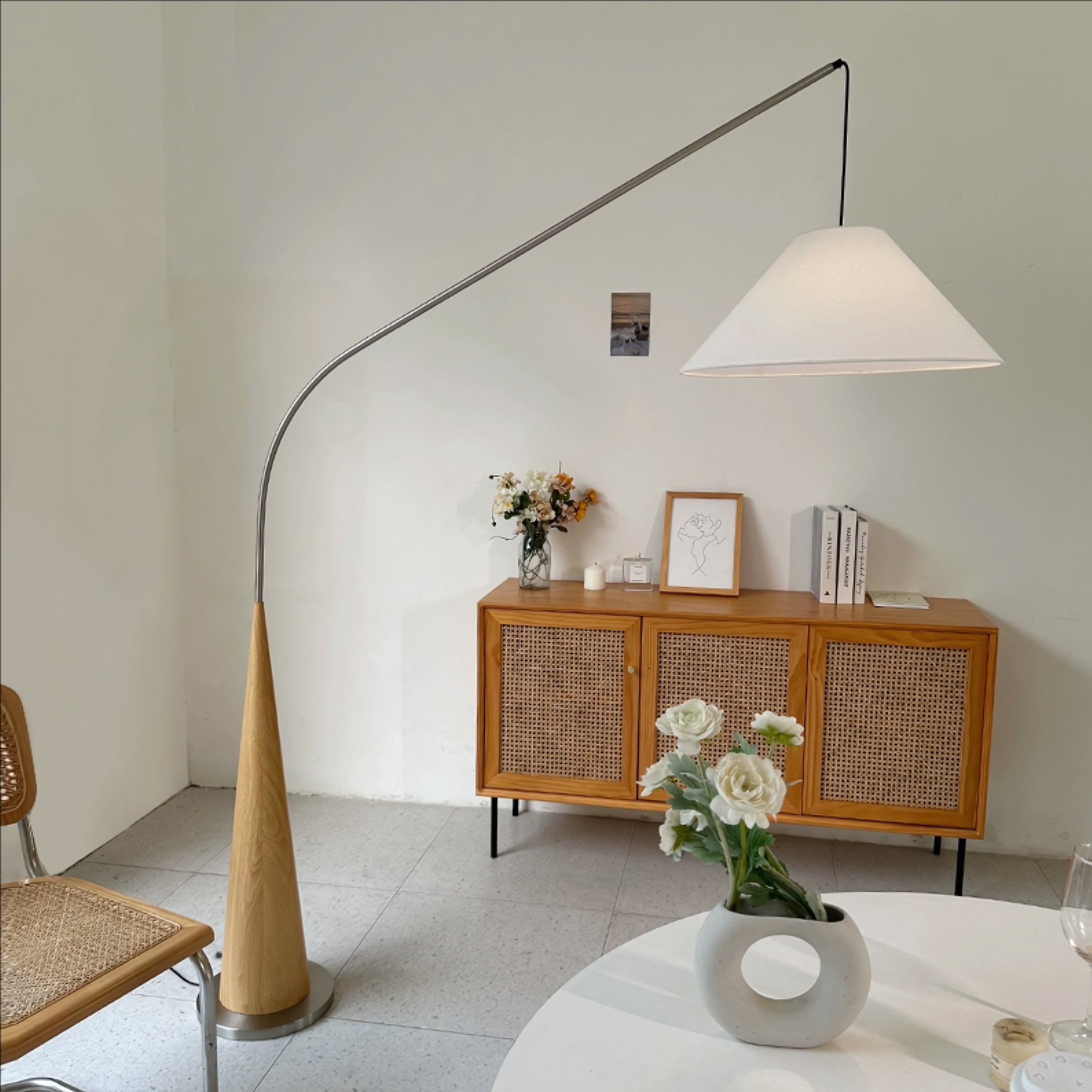 Helios Minimalist floor lamp-A
