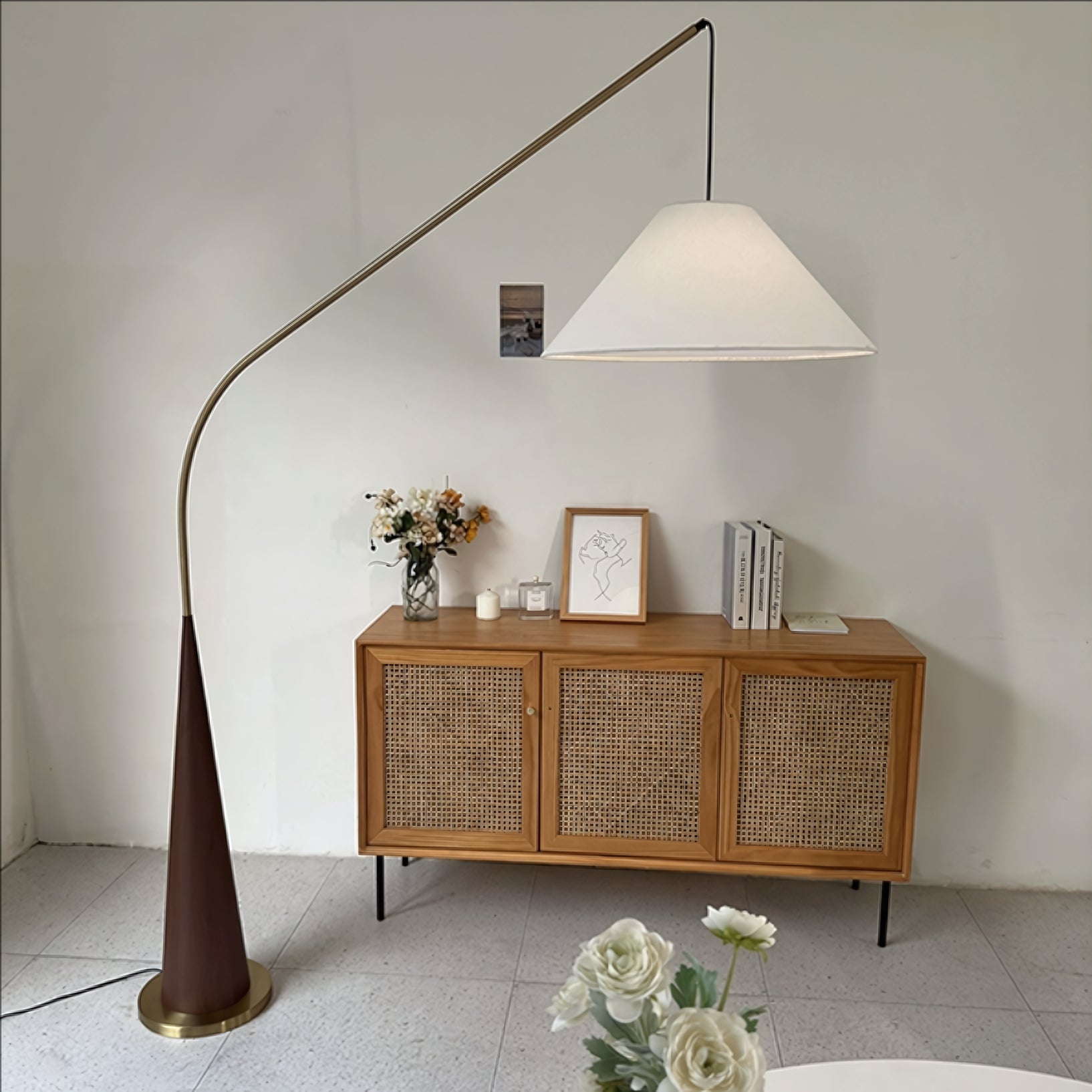 Helios Minimalist floor lamp