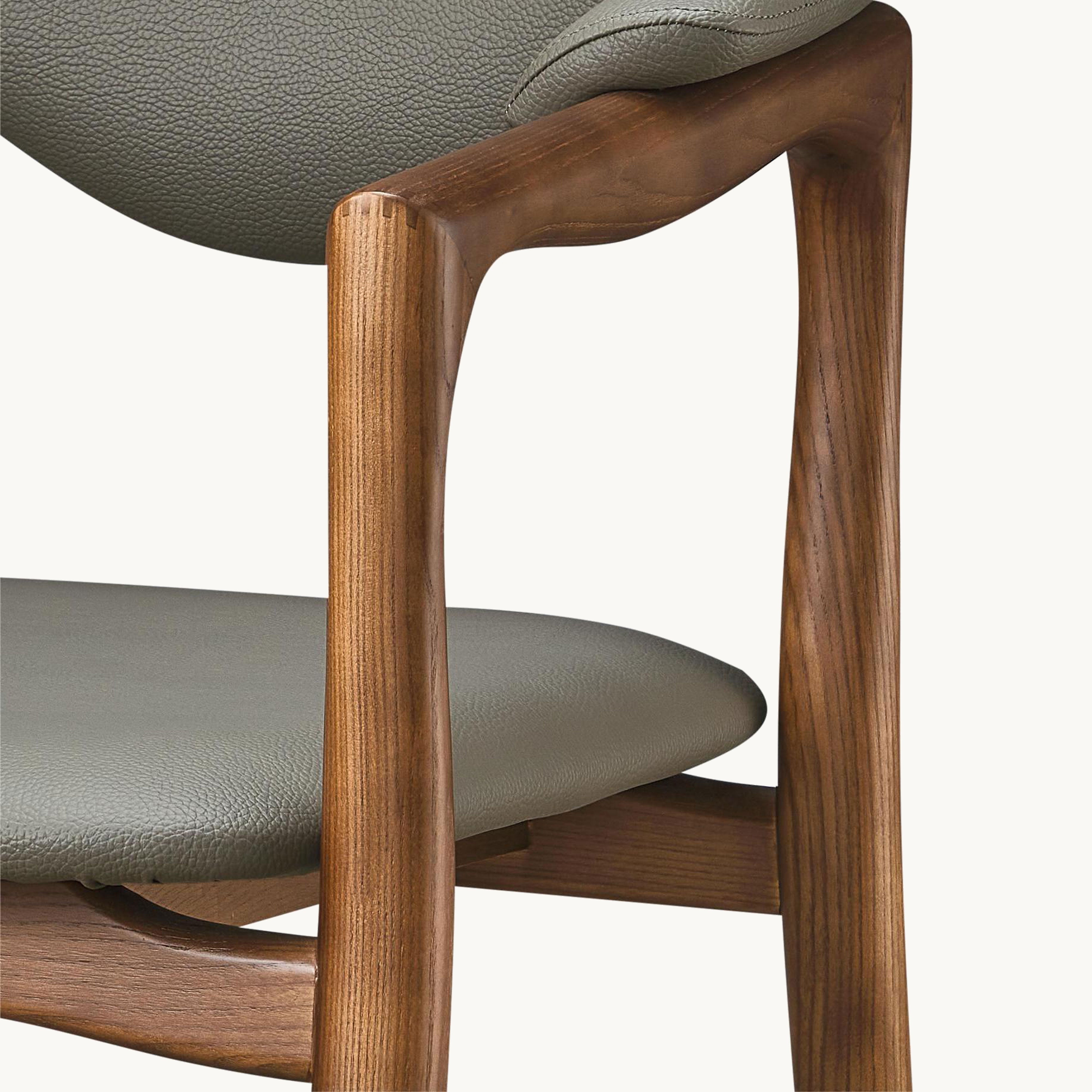 Minow 2pcs ash wood leather dining chairs