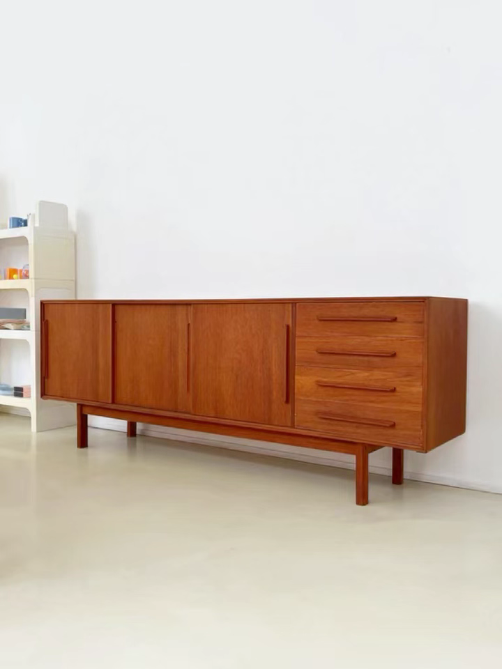 Ryzak Solid wood sideboard