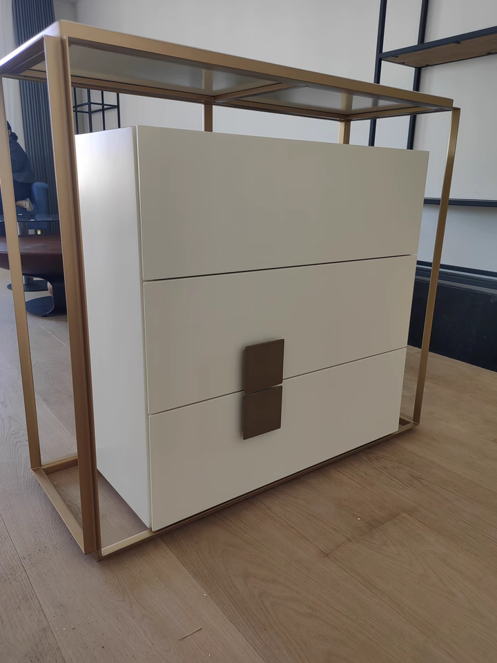 Vafinn Modern wooden sideboard