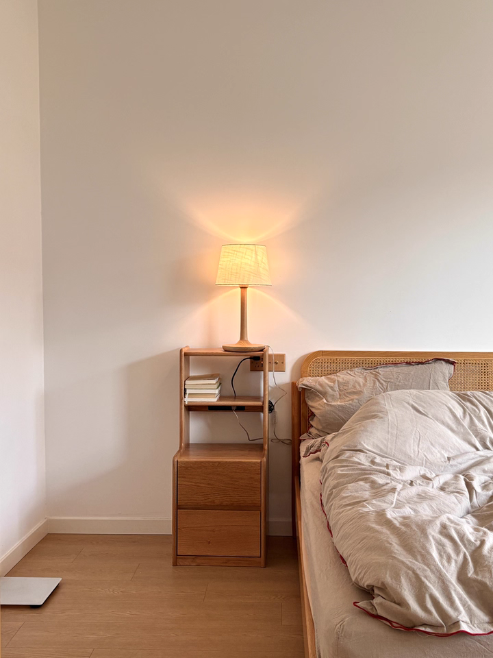 Nuvea 2pcs solid wood nightstands