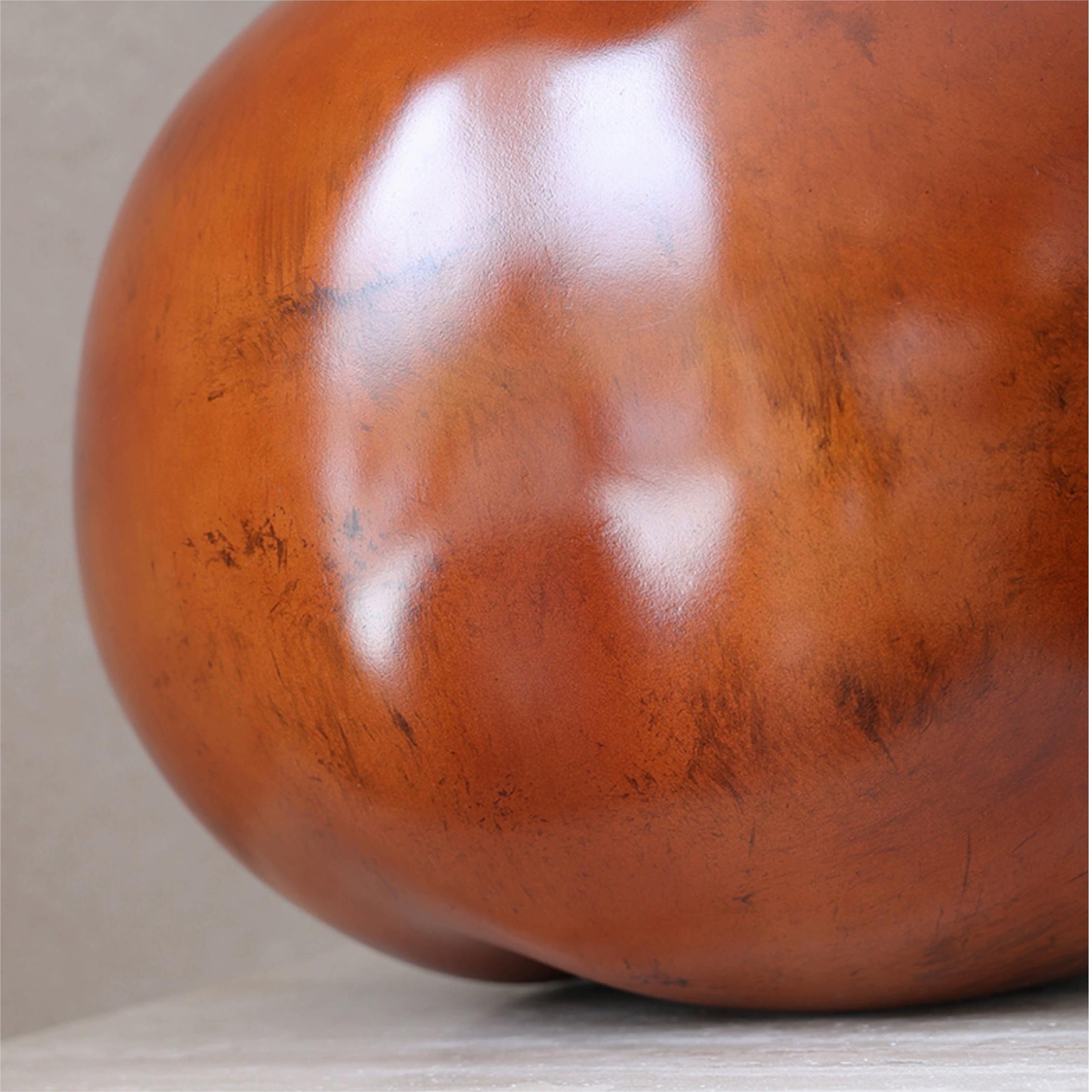 Jaren Peach-shaped resin decor