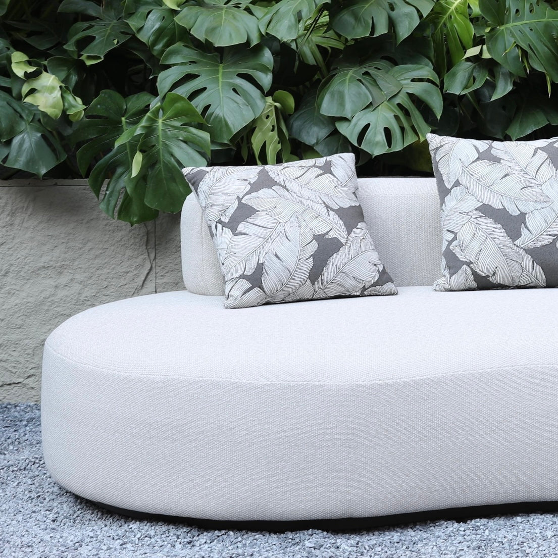 Opree Minimalist one-piece outdoor sofa