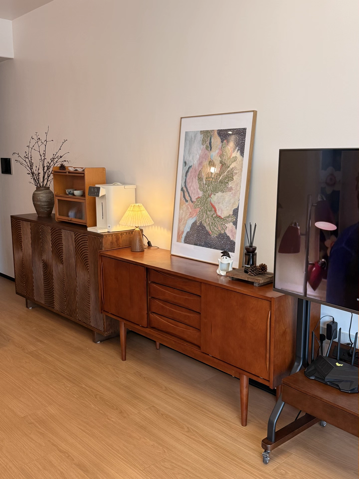 Phelor Solid wood sideboard