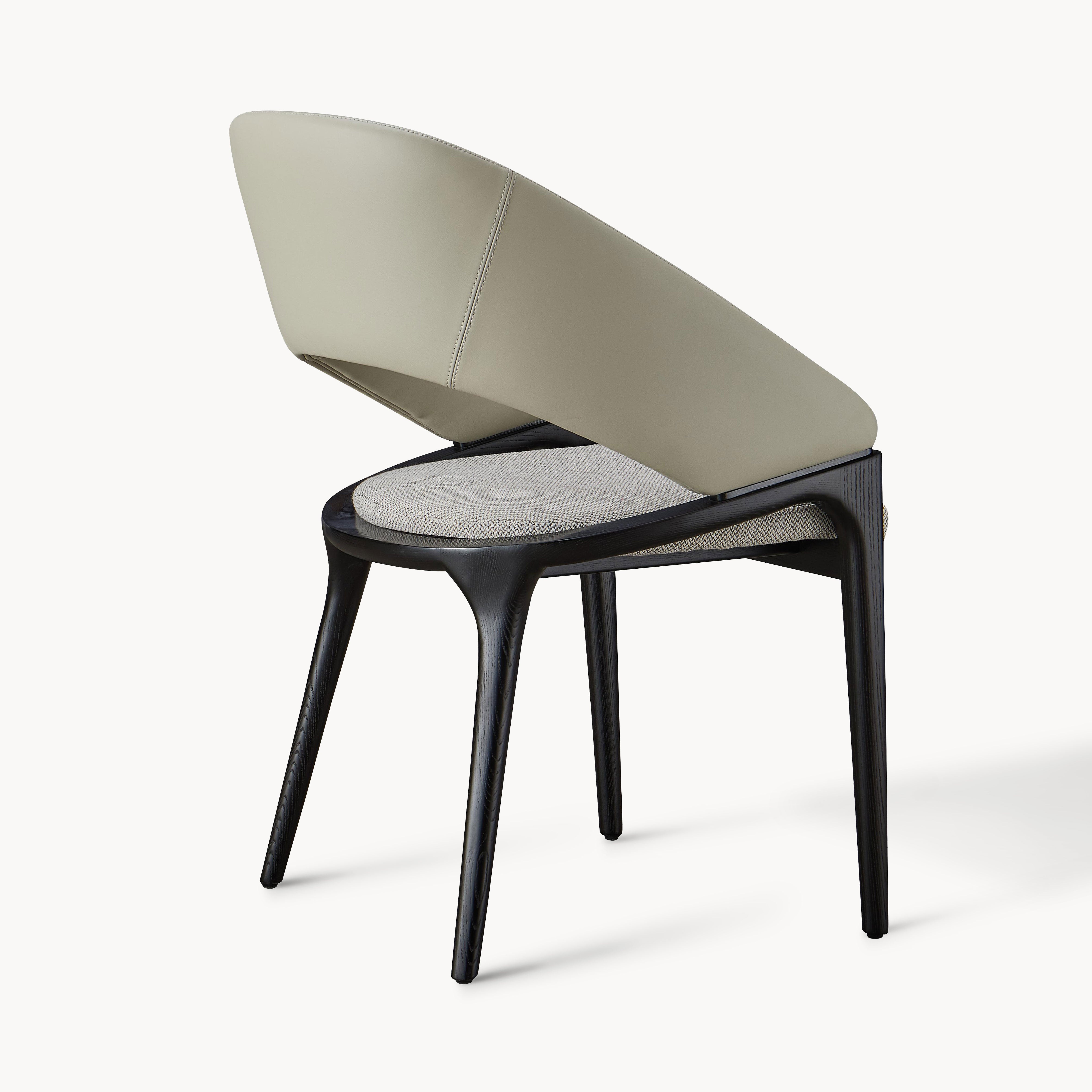 Russie 2pcs ash wood leather dining chairs