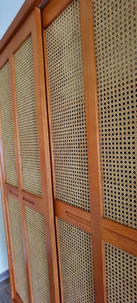 Hirevo Ash wood natural rattan wardrobe