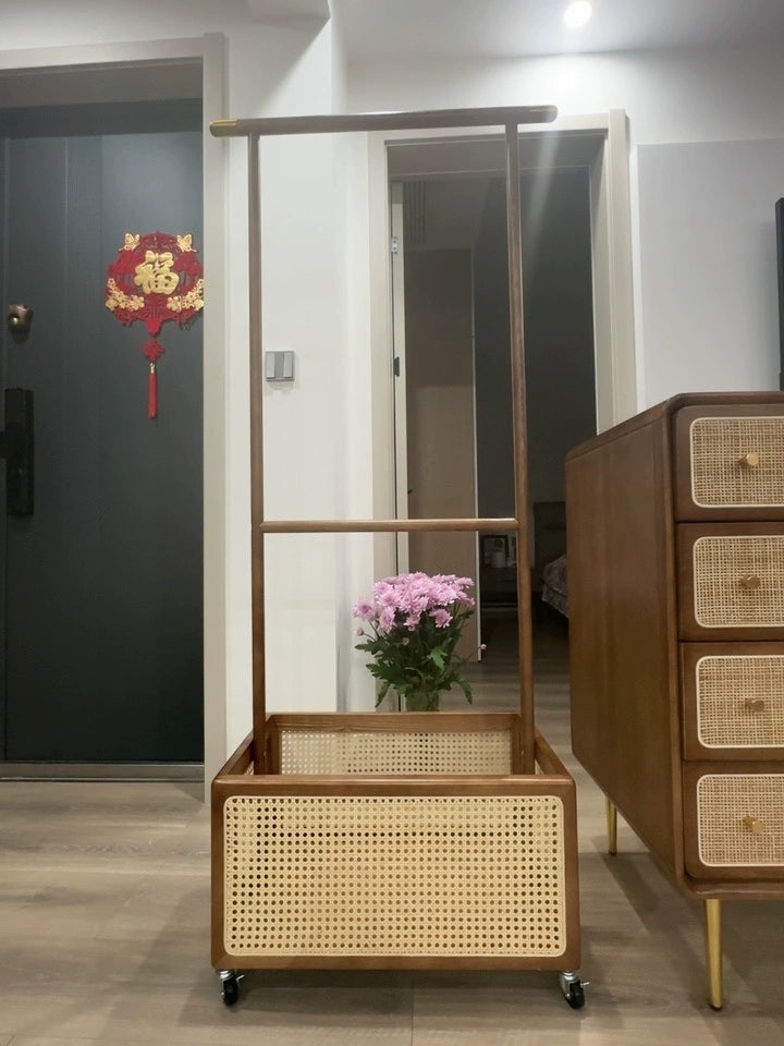 Draris Solid wood coat rack with a basket