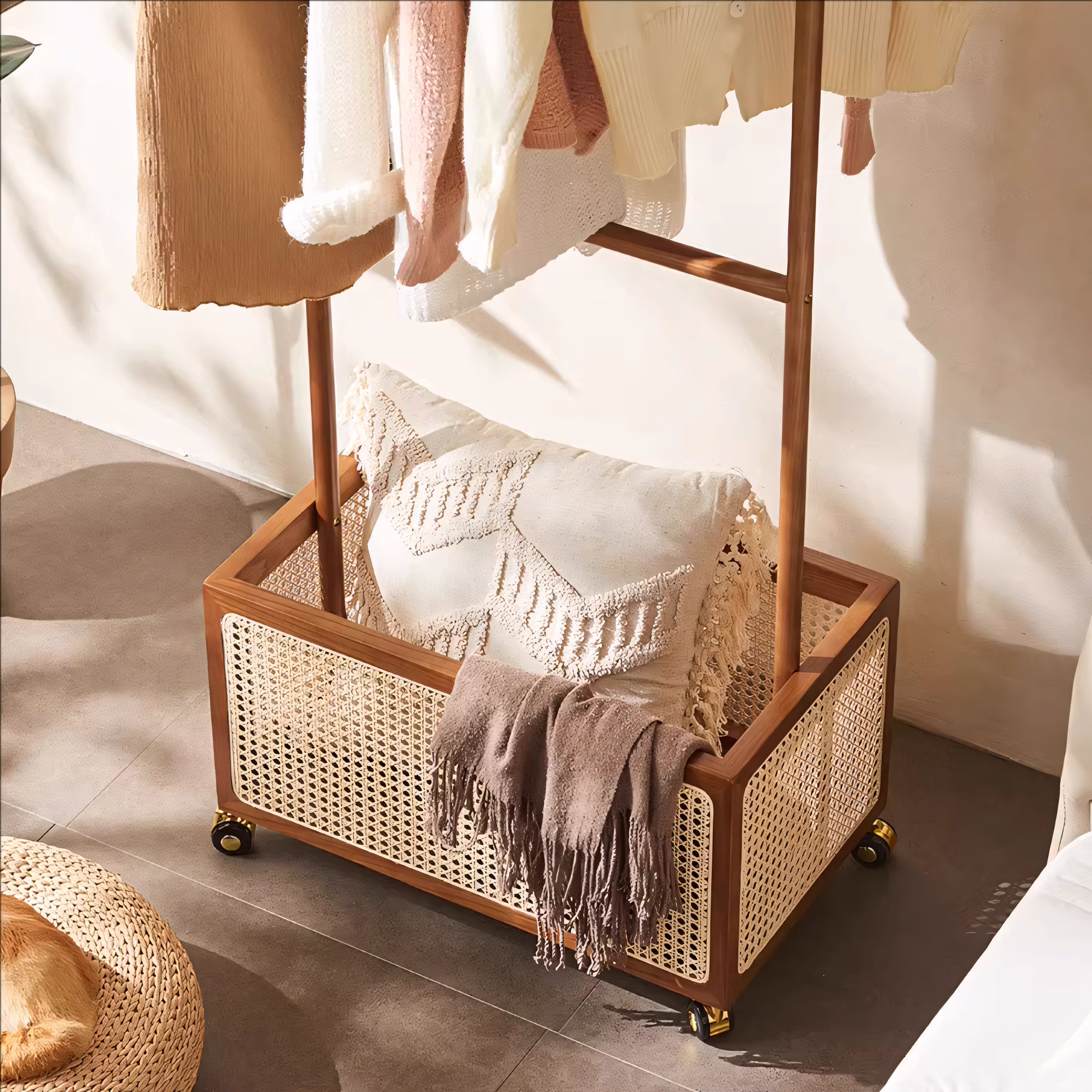 Draris Solid wood coat rack with a basket