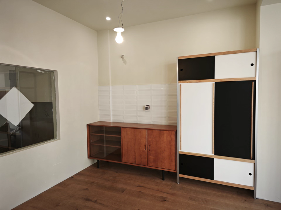 Yorsik Solid wood sideboard