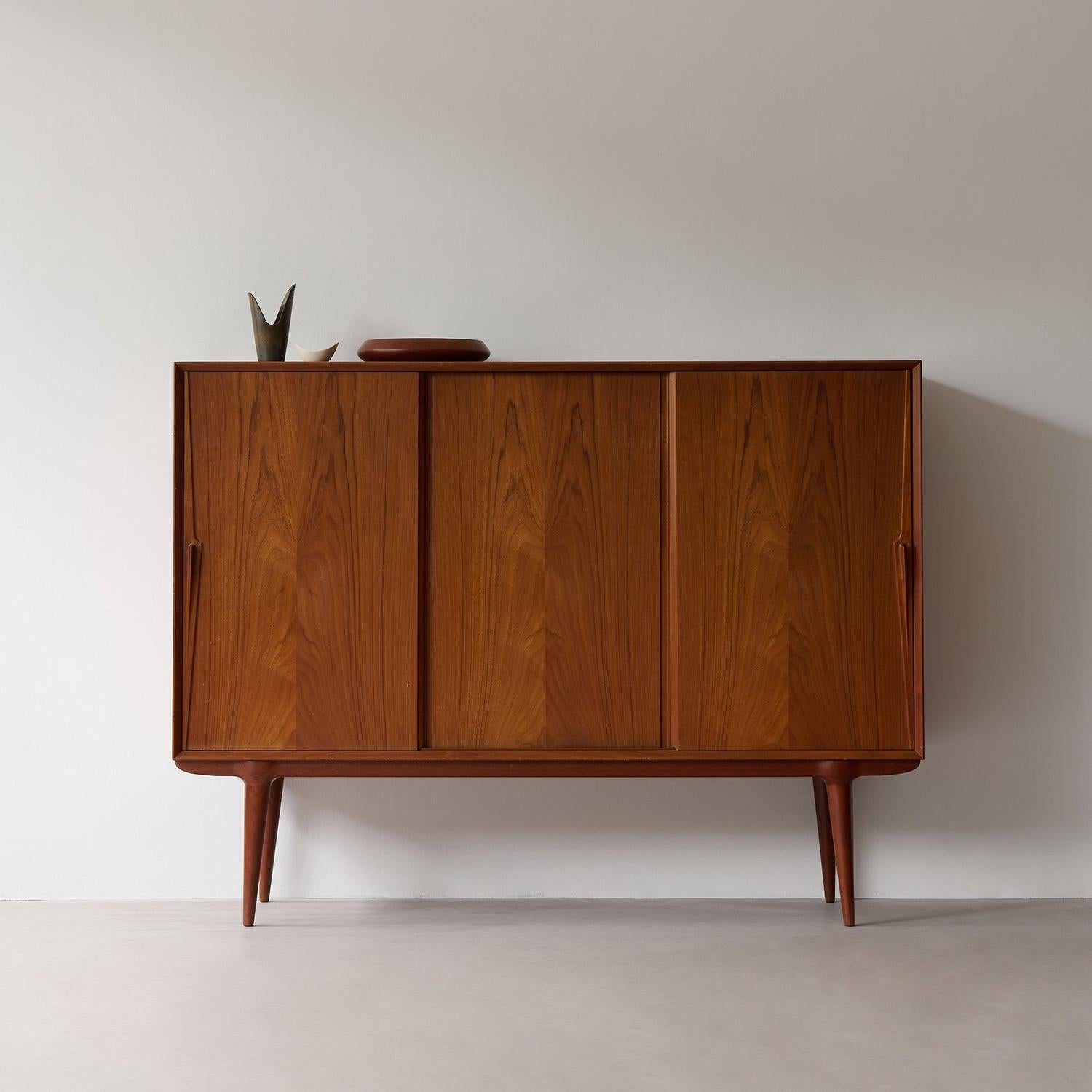 Drapol Solid wood sideboard