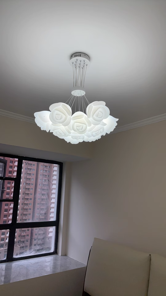 Rosanary Rose shape white pendant light