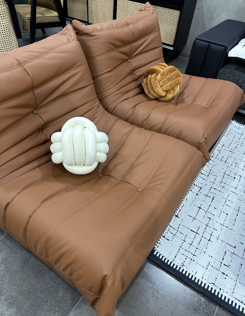 Likuro Wrinkled body fitted single sofa