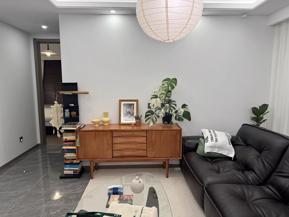 Phelor Solid wood sideboard