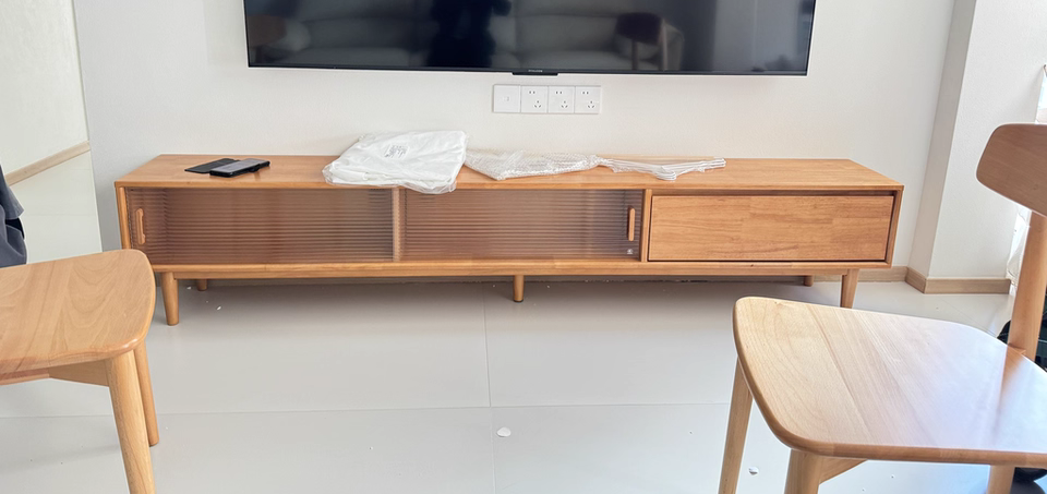 Piovre Solid wood TV cabinet