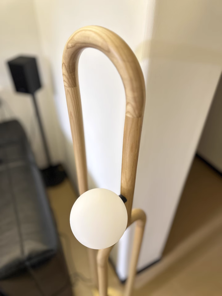 Kilose Solid wood floor lamp