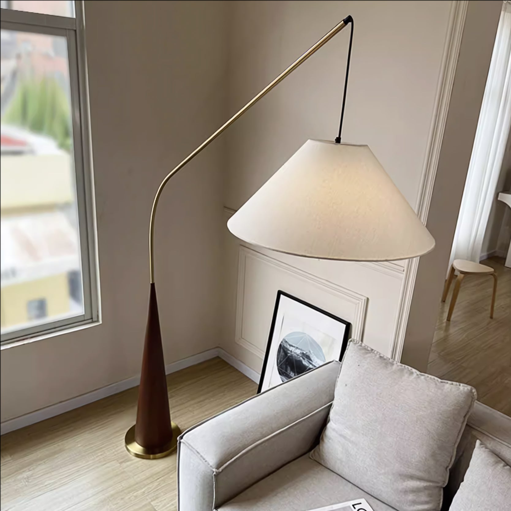 Helios Minimalist floor lamp