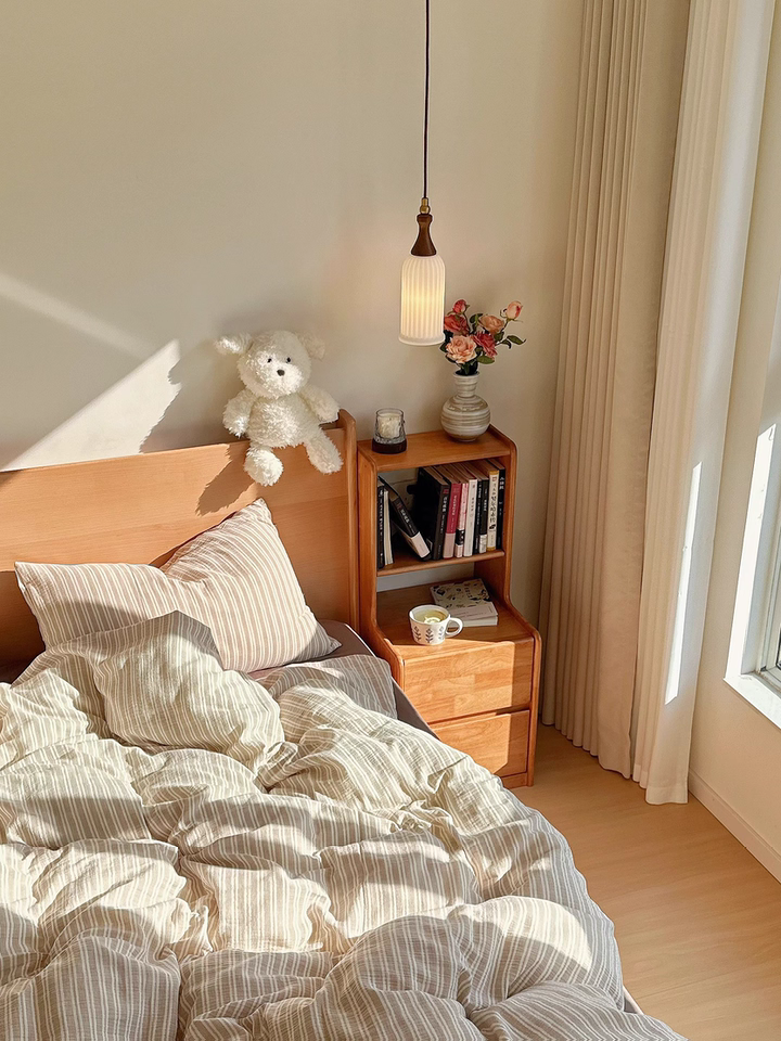 Nuvea 2pcs solid wood nightstands