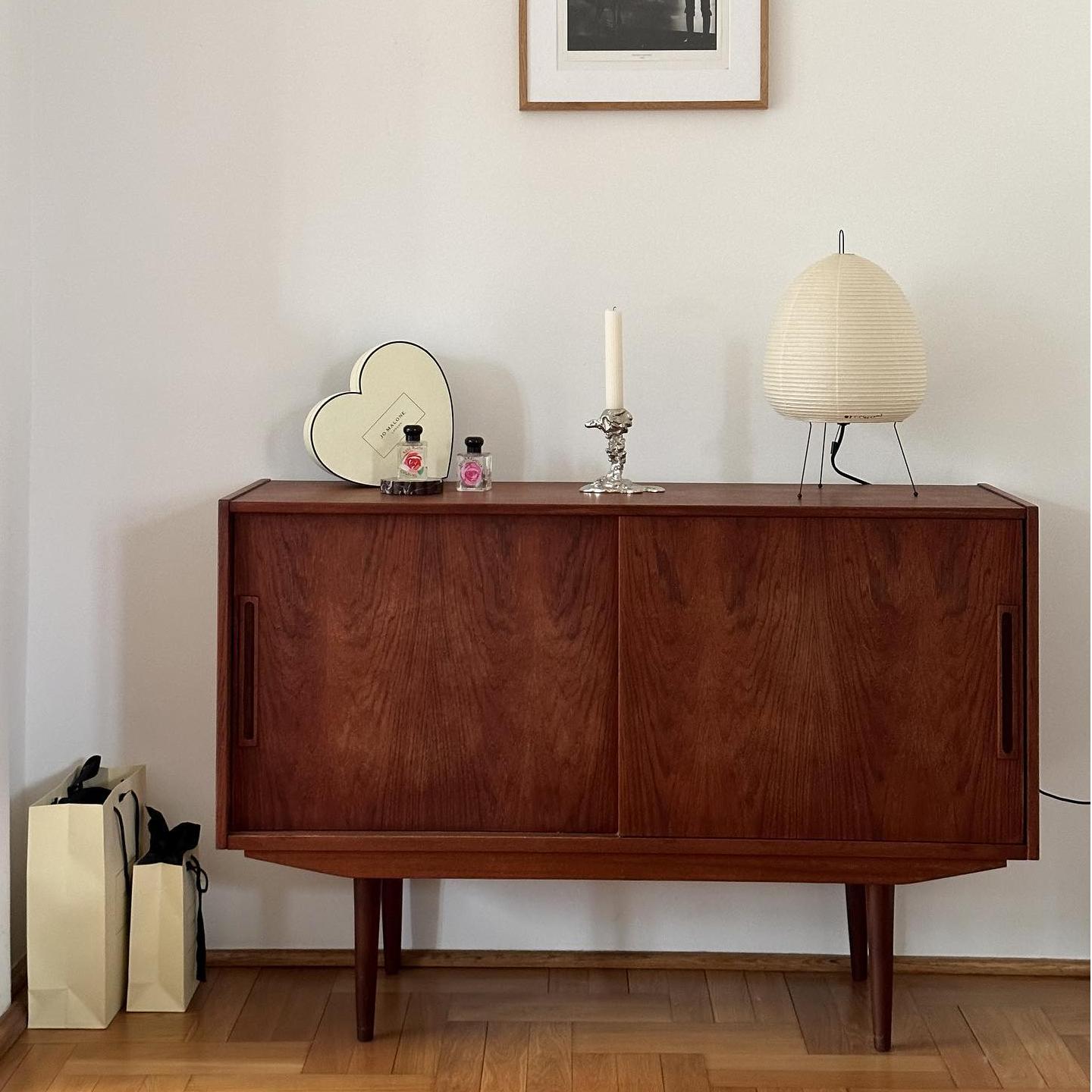 Tervox Solid wood sideboard
