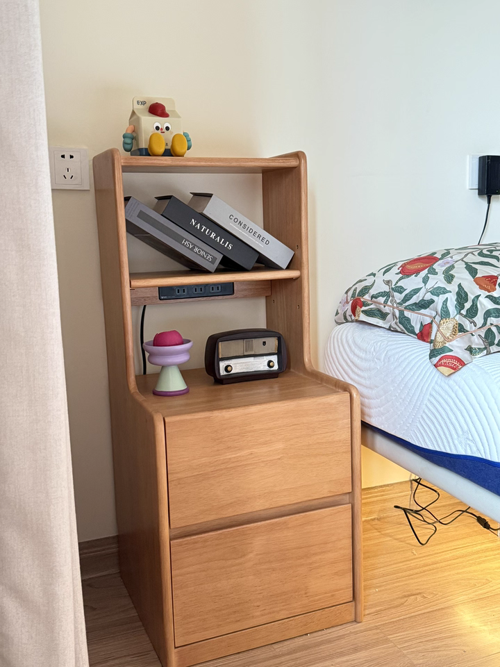 Nuvea 2pcs solid wood nightstands