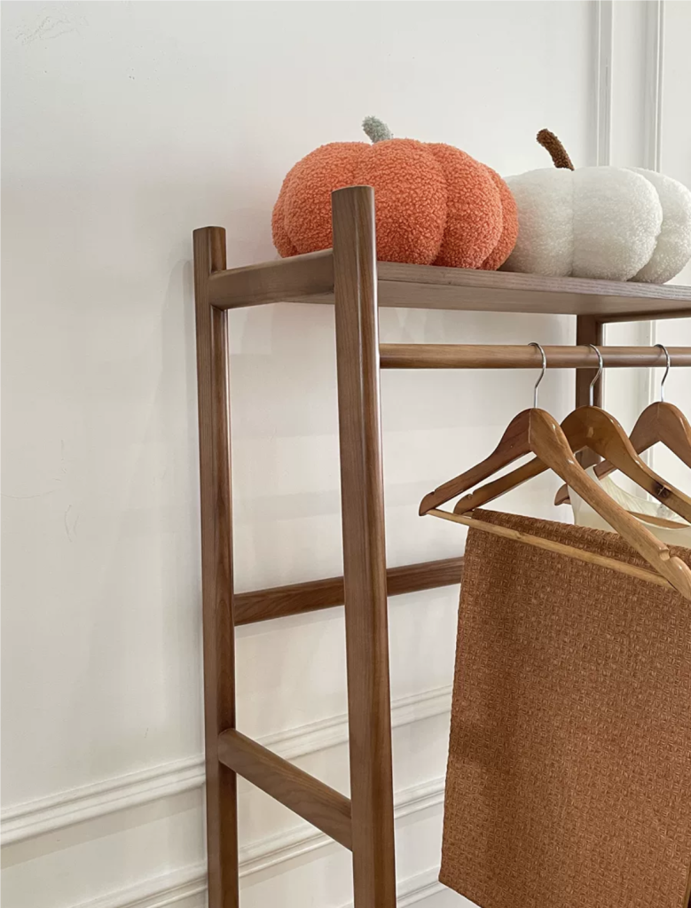 Dolaris coat rack with two drawers
