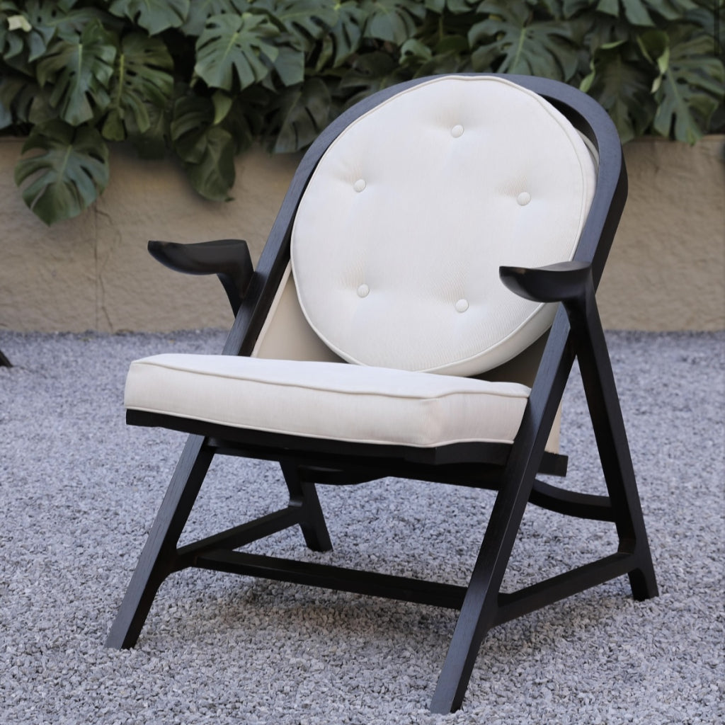 Giran Outdoor teak lounge chair