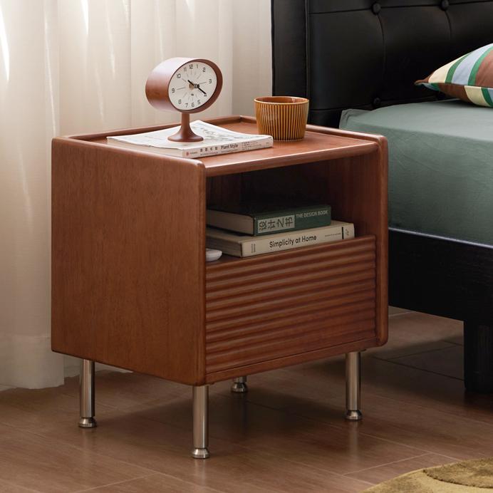 Mezzo 2pcs solid wood nightstands