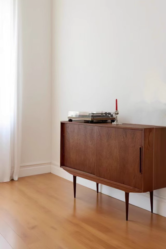 Tervox Solid wood sideboard