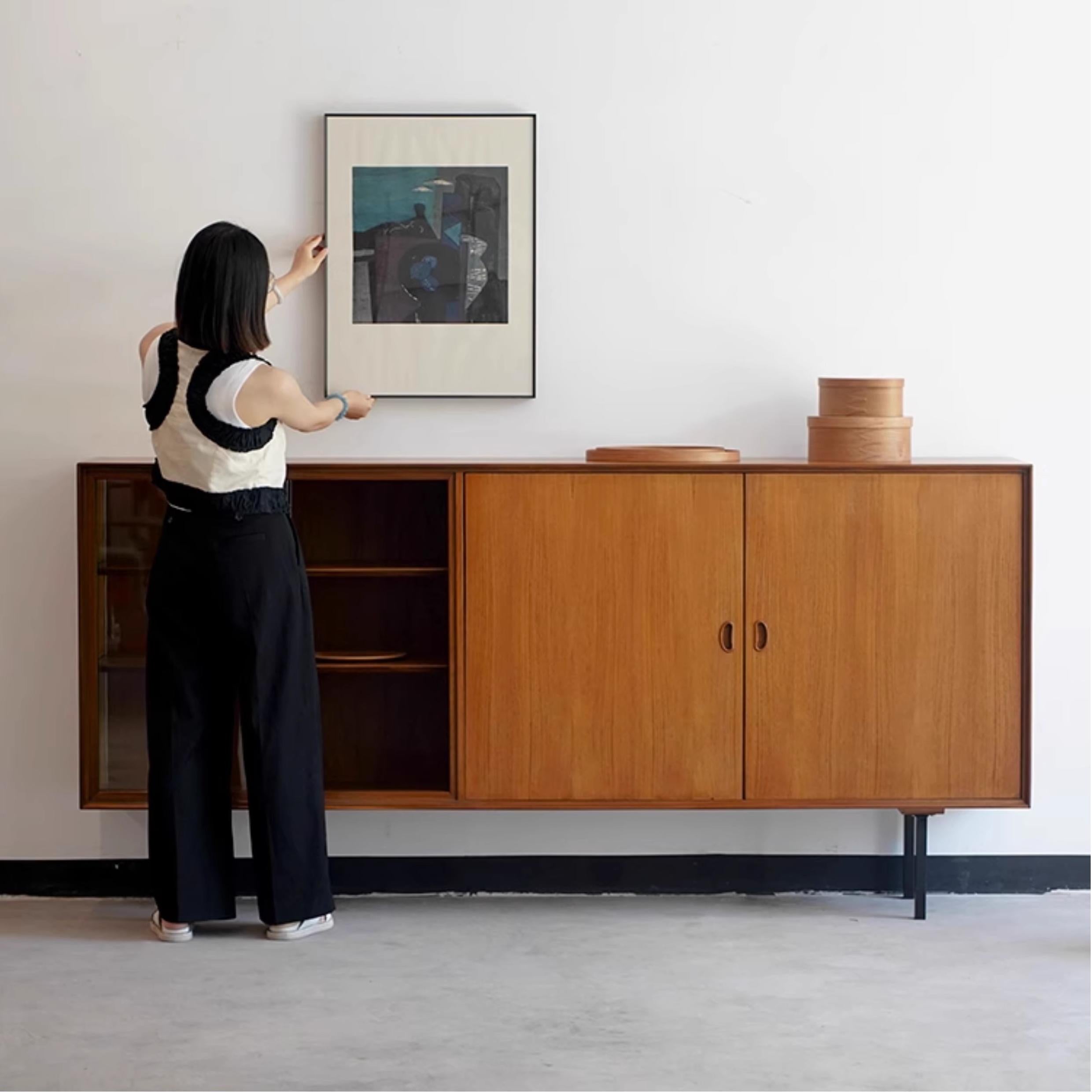 Yorsik Solid wood sideboard