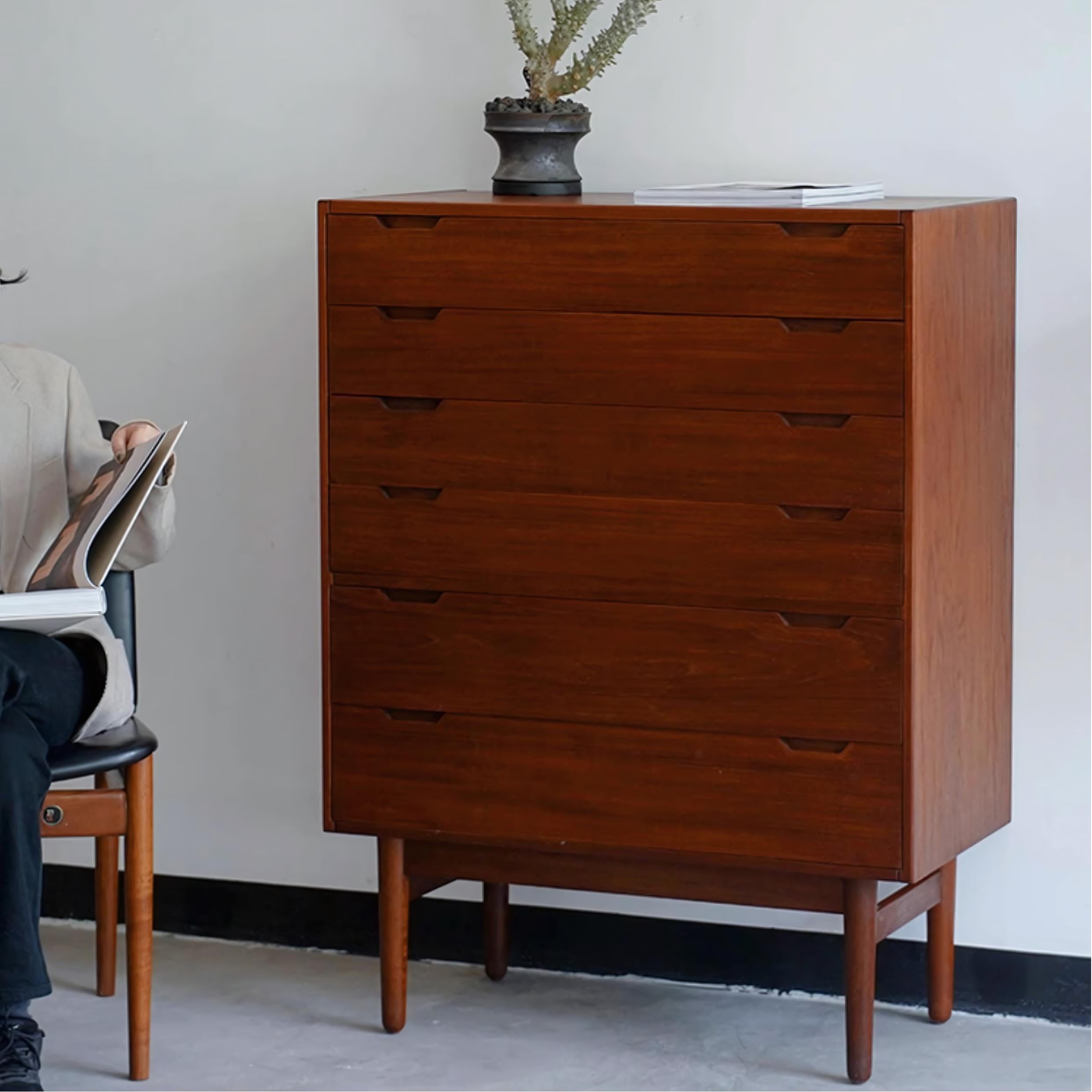 Vilpex Solid wood sideboard