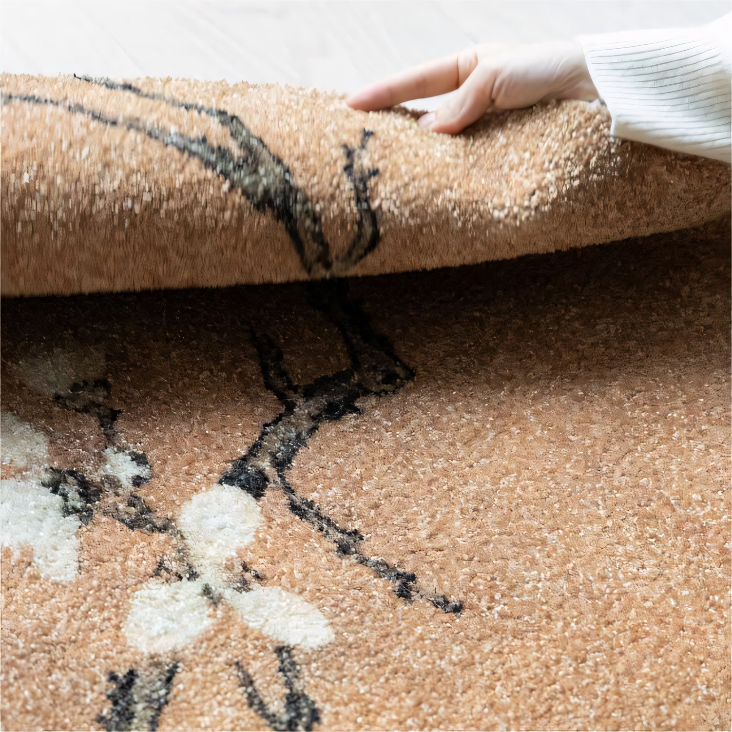 Wiffey Handmade magpie pattern carpet rug