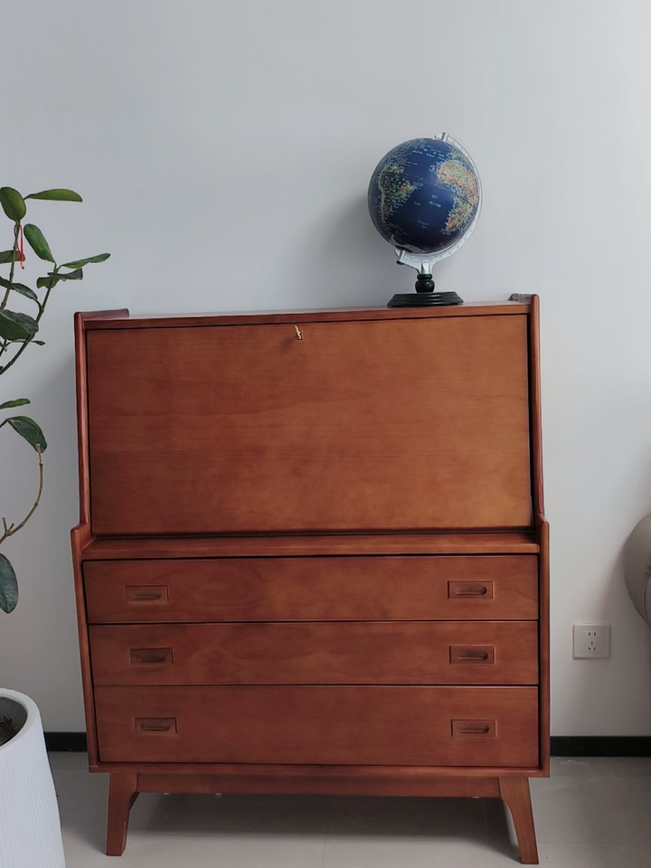 Prevon Solid wood sideboard