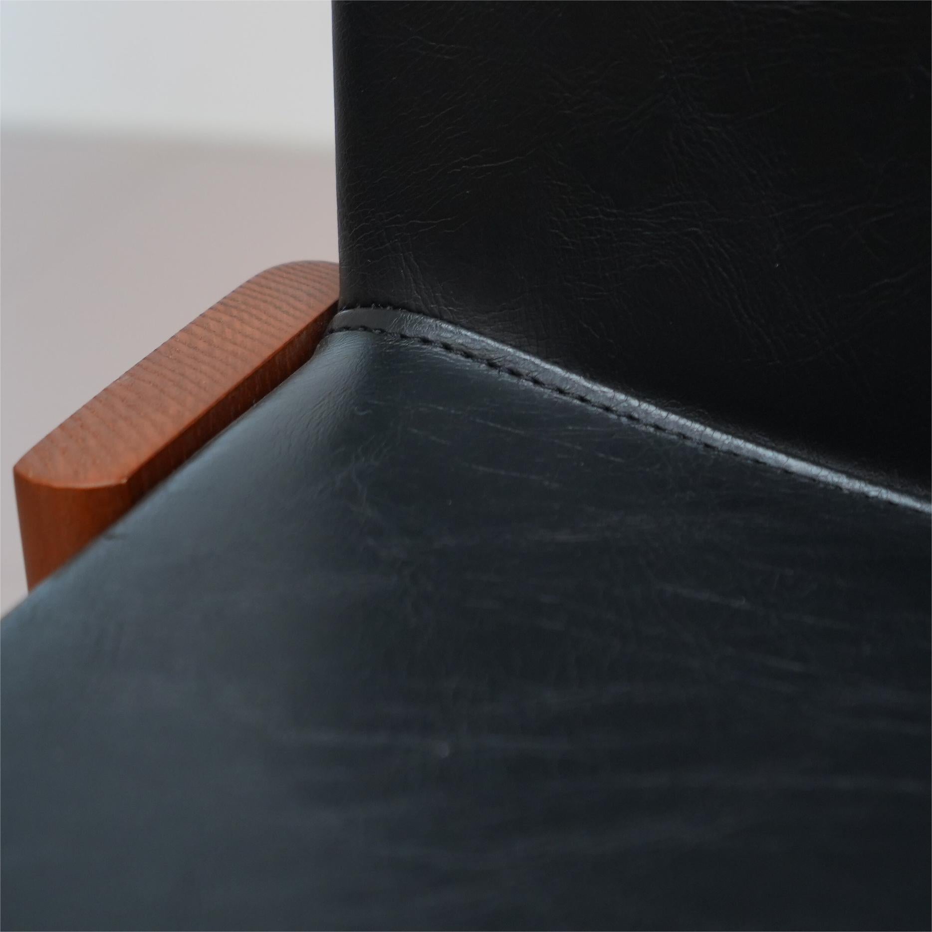 Junis 2pcs leather solid wood dining chairs