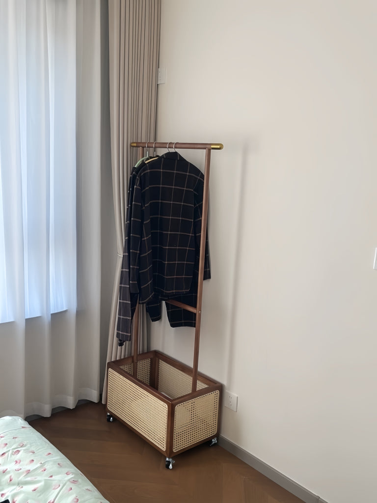 Draris Solid wood coat rack with a basket