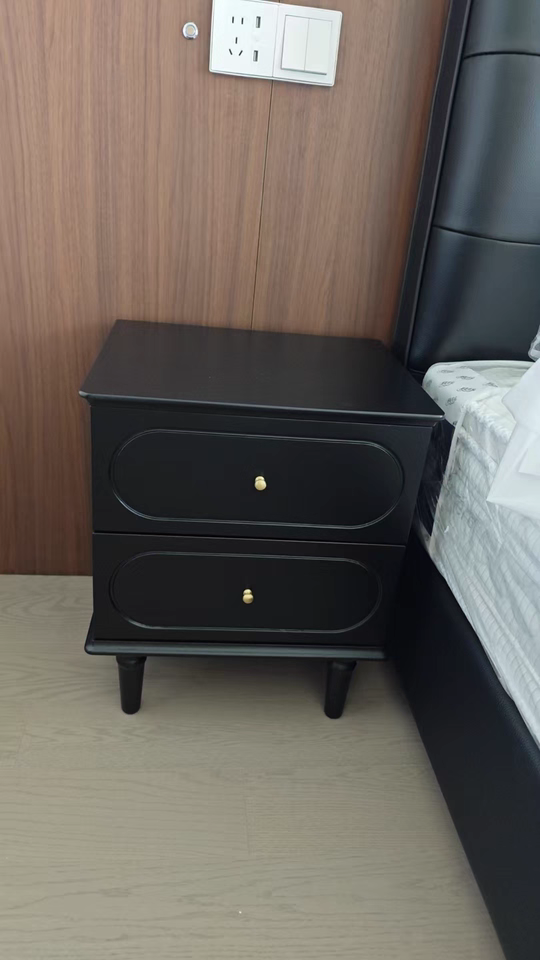 Rivra 2pcs solid wood nightstands