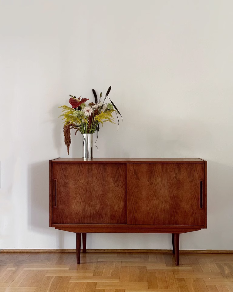 Tervox Solid wood sideboard