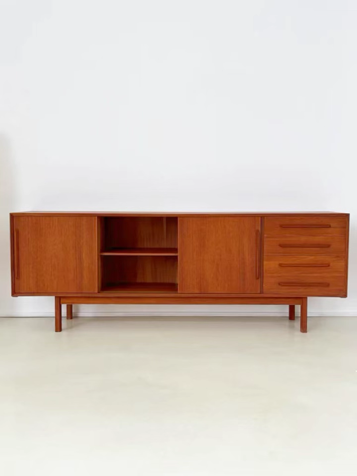 Ryzak Solid wood sideboard