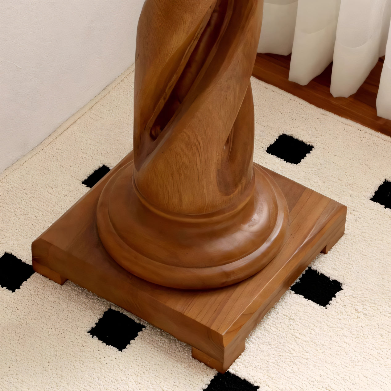 Zipres Floor-standing roman column