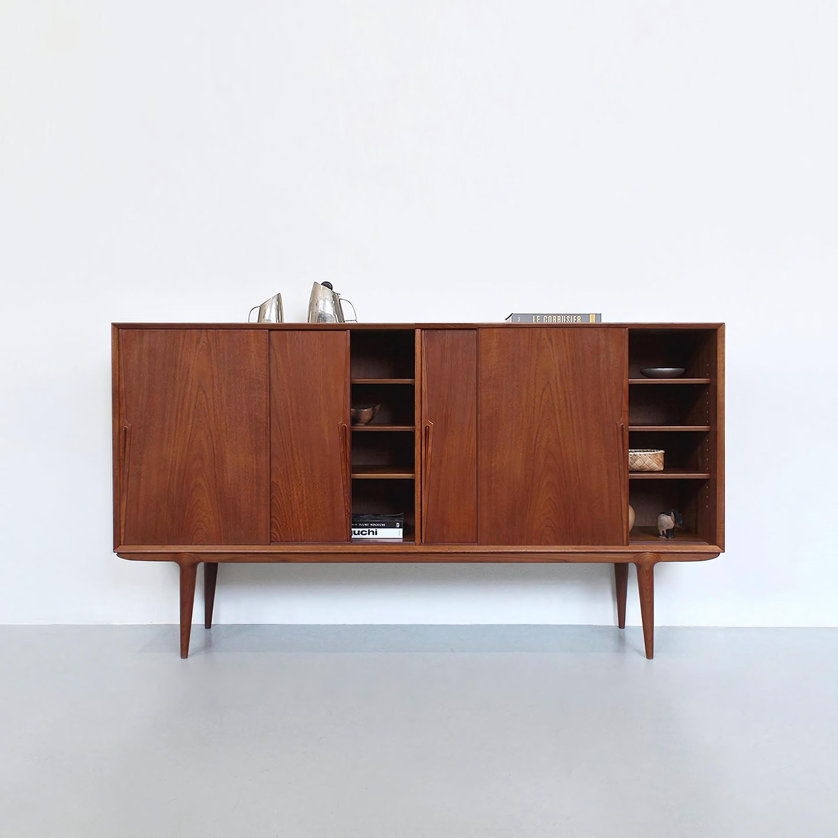 Drapol Solid wood sideboard