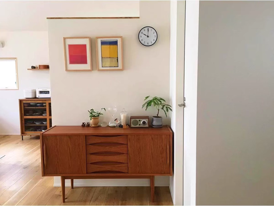 Phelor Solid wood sideboard