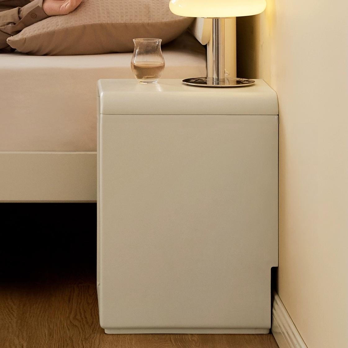 Vazbis 2pcs solid wood nightstands