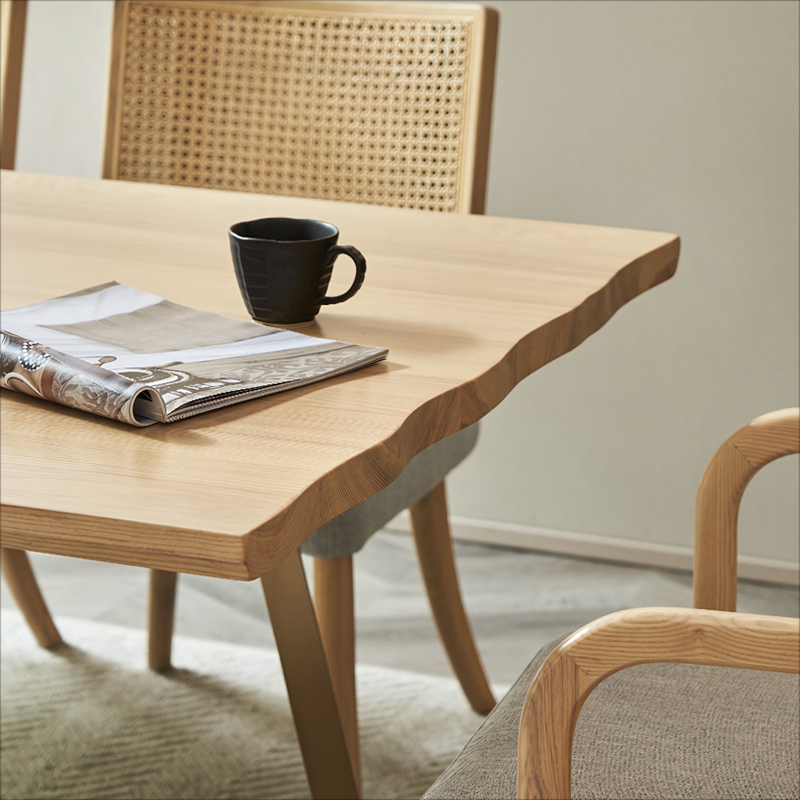 Deratolia Ash wood rectangular dining set