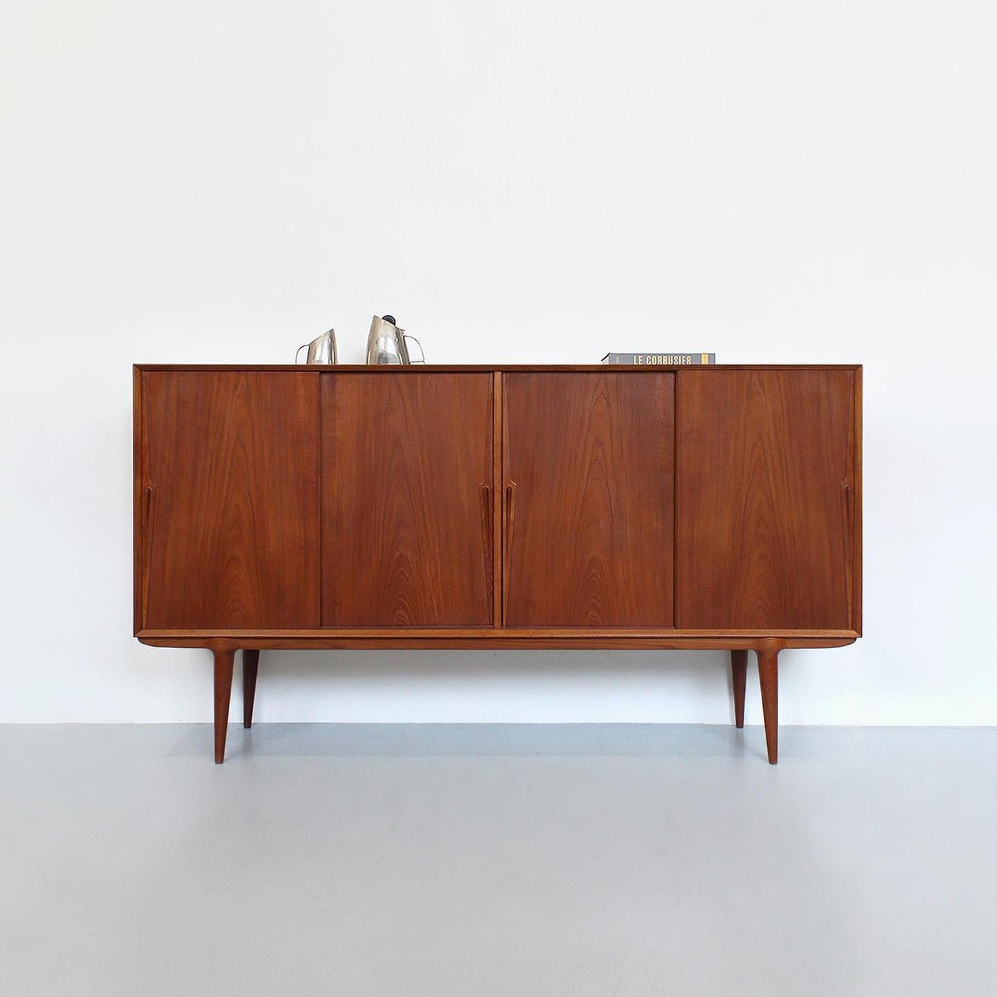 Drapol Solid wood sideboard