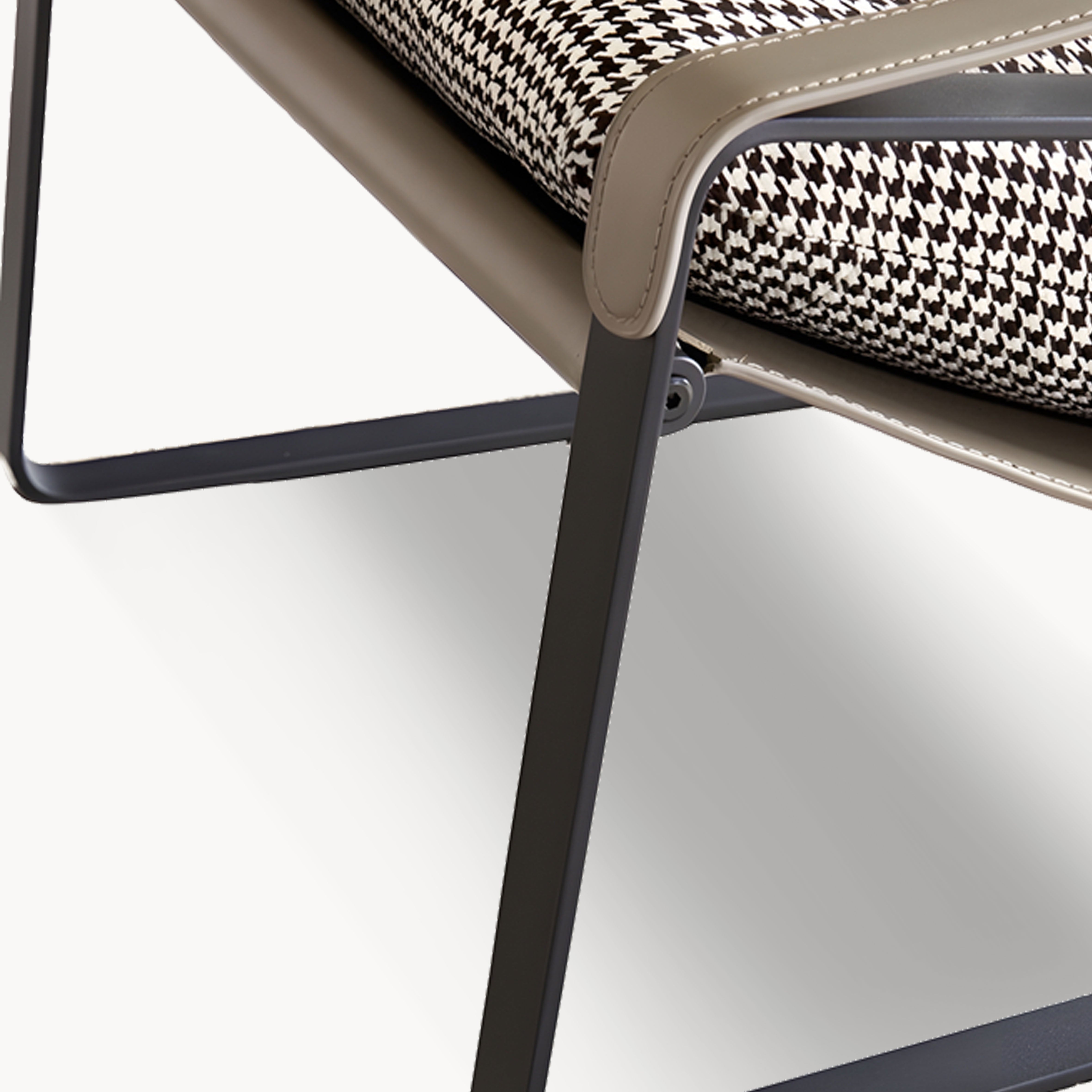 Jamoter Leather accent chair