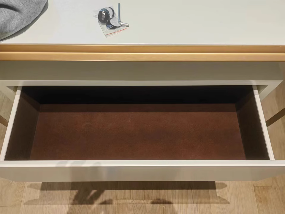 Vafinn Modern wooden sideboard