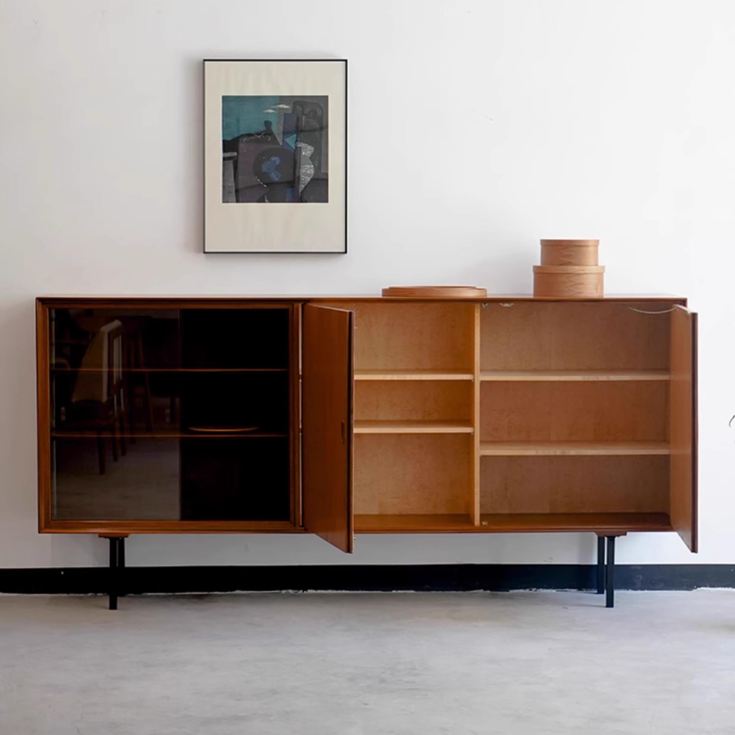 Yorsik Solid wood sideboard