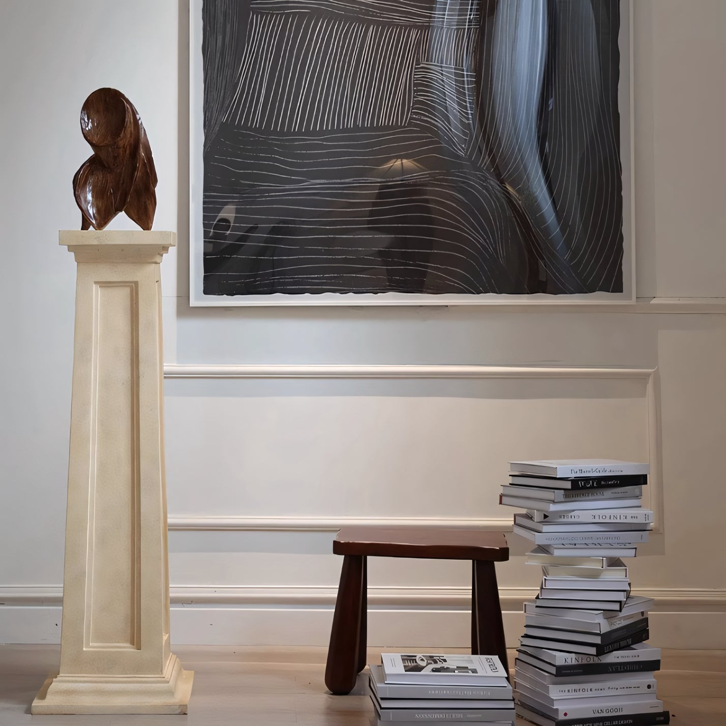 Filina Floor-standing roman column