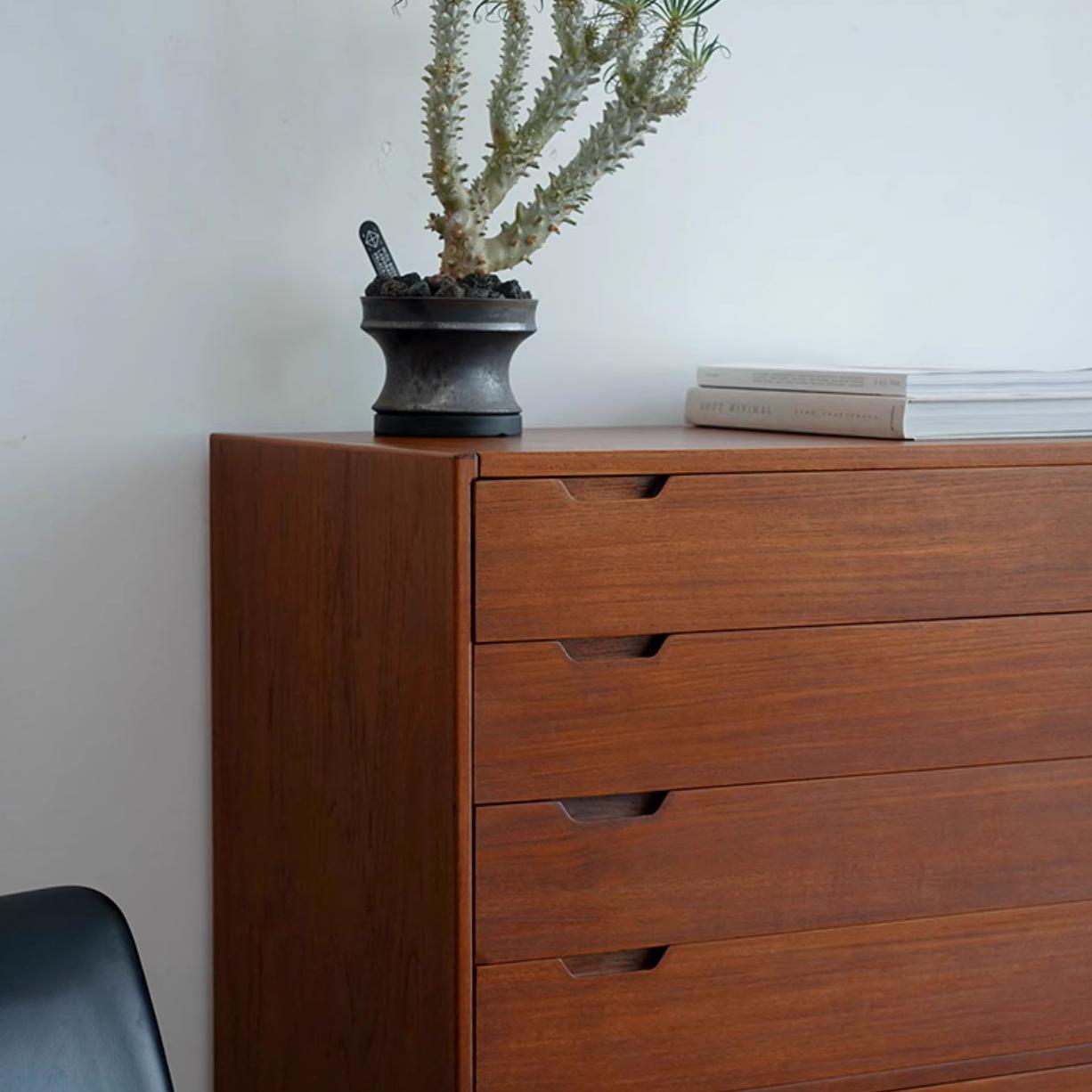 Vilpex Solid wood sideboard